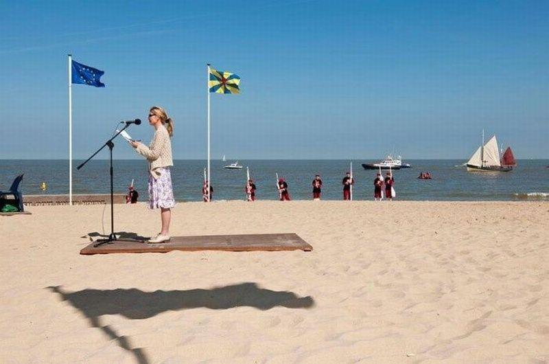 Effetti ottici: Fenomeni di levitazione in spiaggia? No…solo giochi di ombre e un pò di fantasia