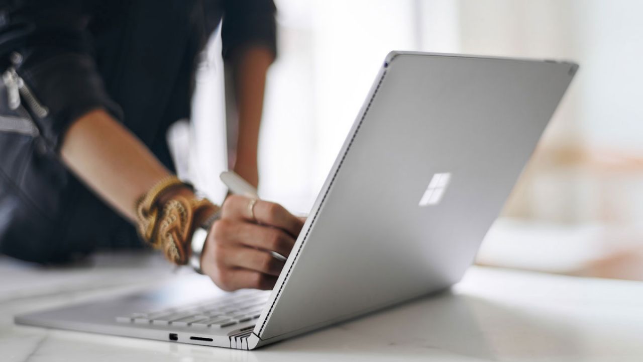 Tutta la famiglia Surface del 2017 ha un basso grado di riparabilità secondo iFixit, ma Microsoft non ha colpe