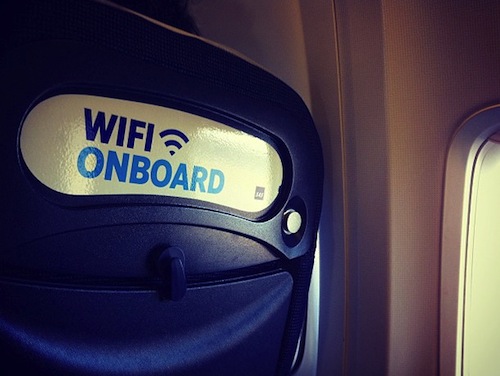 WiFi, da quest’estate disponibile a pagamento su alcuni aerei