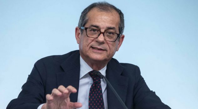 e-Fattura dal 2019, confermata da Tria. Ma salta per medici e farmacisti