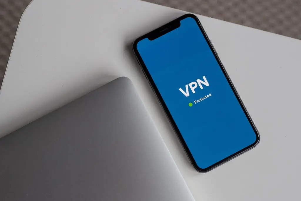 Volete proteggere i vostri dati? Utilizzate una VPN con generatore di password
